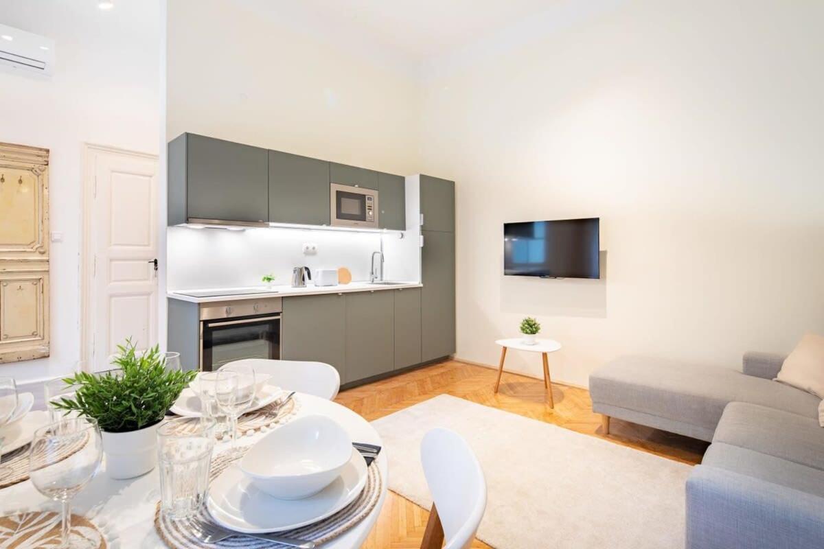 Quiet Comfort - Central Buda Budapest Luaran gambar