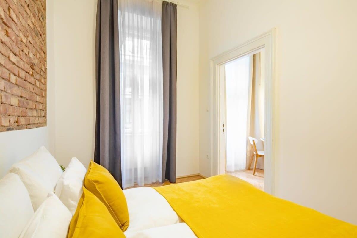 Quiet Comfort - Central Buda Budapest Luaran gambar